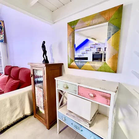 Chic & Artistic Los Cristianos Apartment *